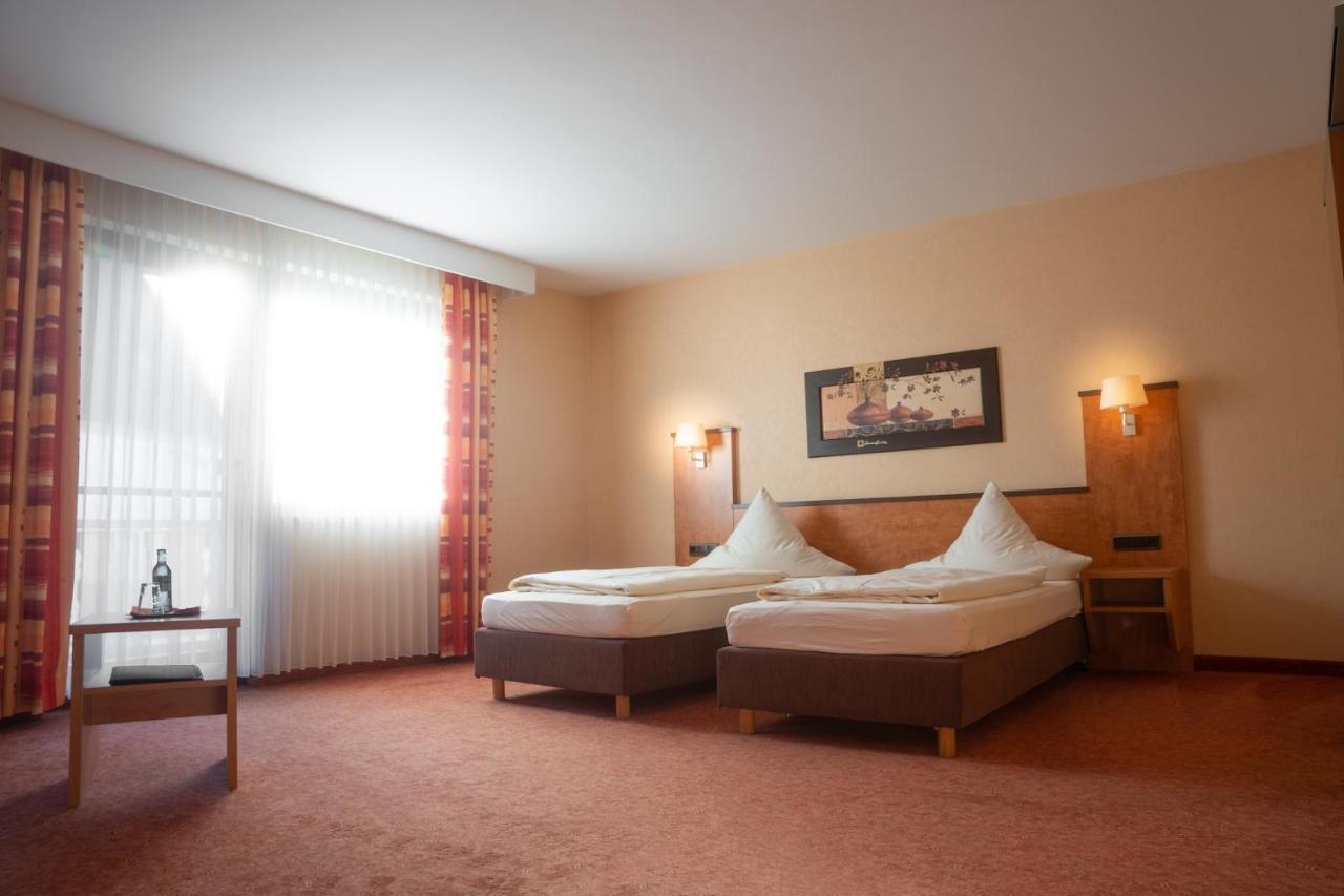 Hotel Gasthof Kaesser Ансбах Экстерьер фото