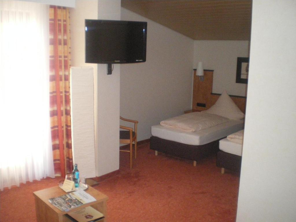 Hotel Gasthof Kaesser Ансбах Номер фото