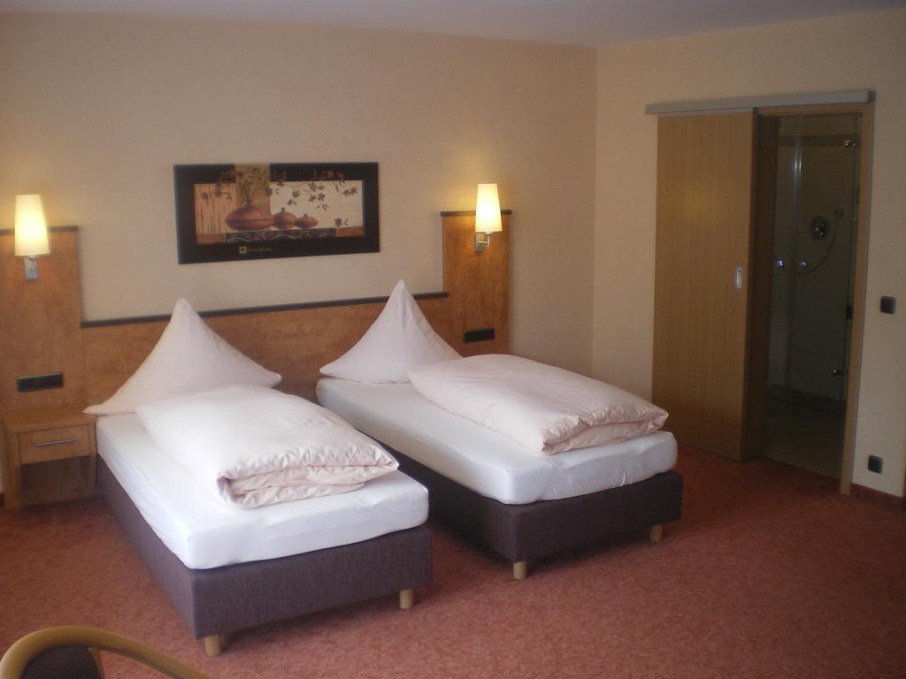 Hotel Gasthof Kaesser Ансбах Экстерьер фото