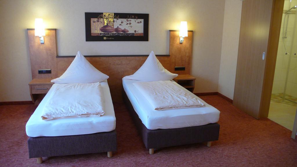 Hotel Gasthof Kaesser Ансбах Экстерьер фото