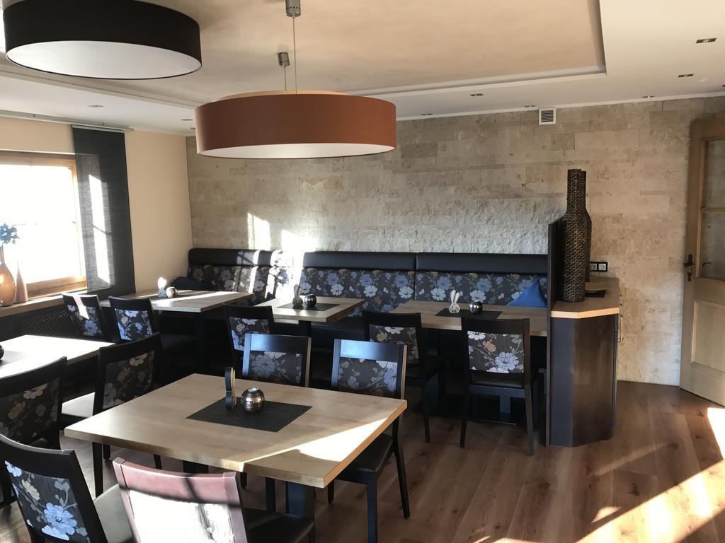 Hotel Gasthof Kaesser Ансбах Экстерьер фото